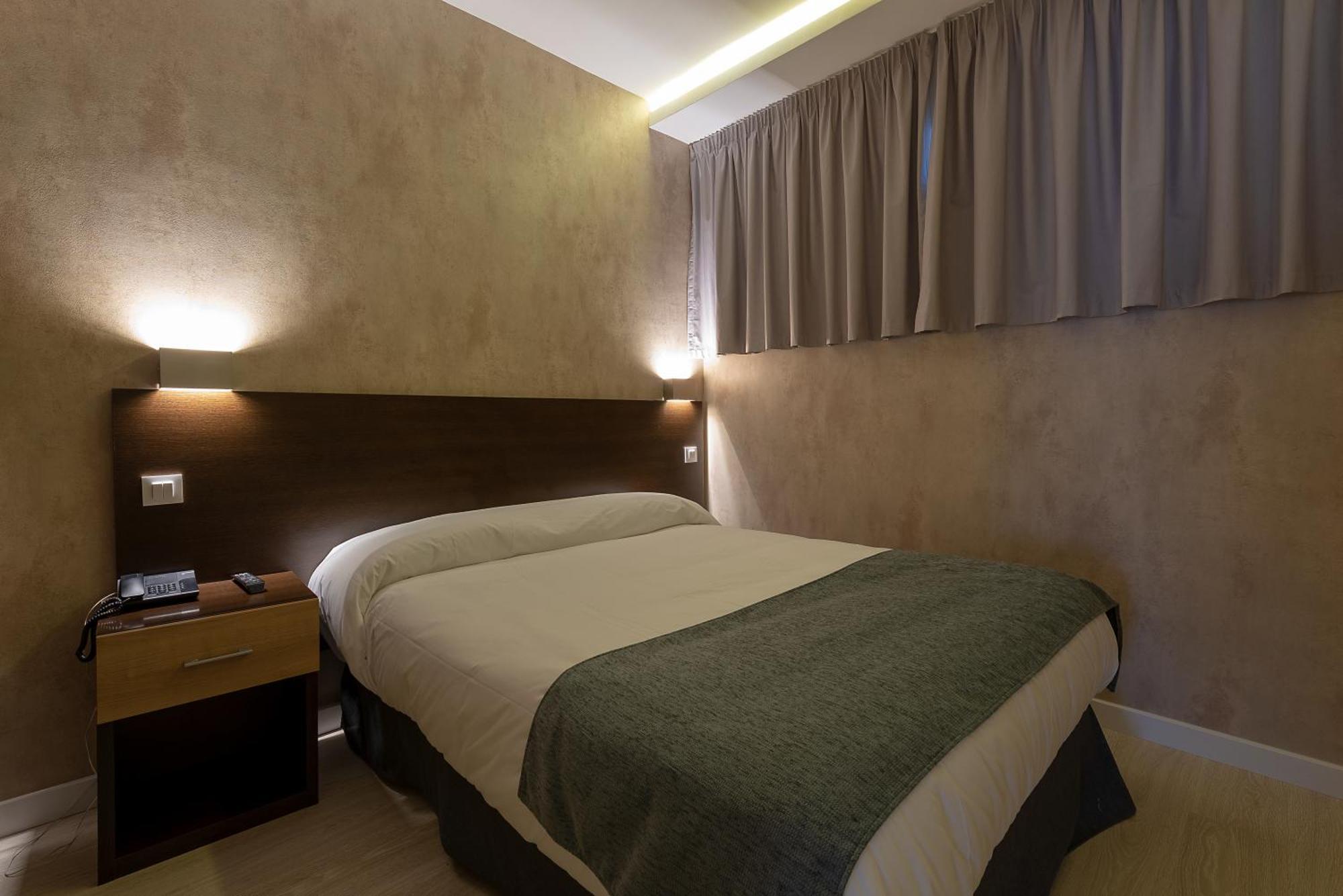 Apartamentos Recoletos Мадрид Номер фото
